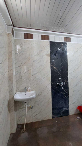 Bathroom 5, Samriddhi Hotel Banquet and Lawn, Varanasi