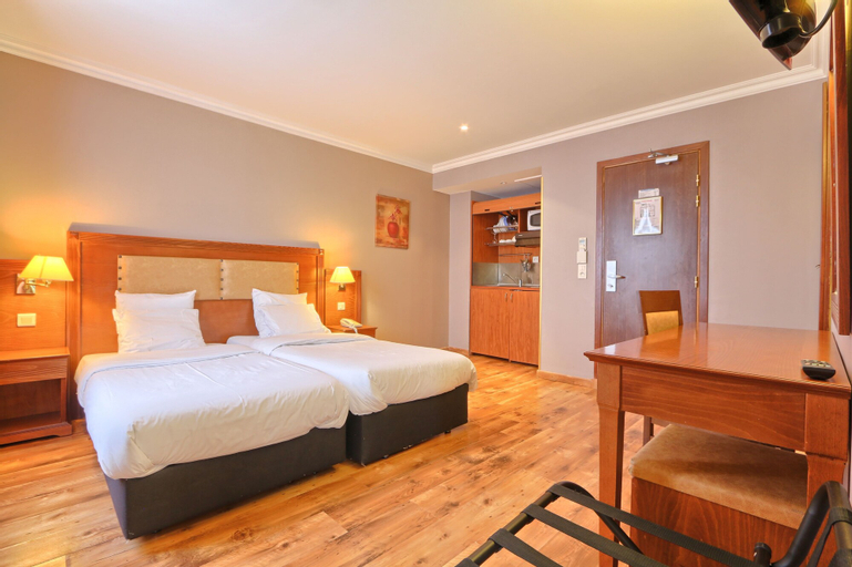 121 Paris Hotel, Paris
