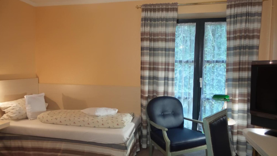Bedroom 4, Hotel Historischer Krug, Schleswig-Flensburg