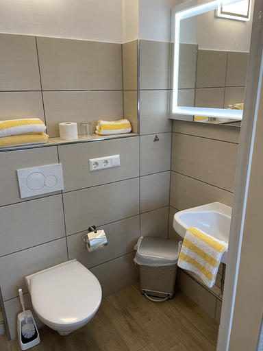 Bathroom 5, Hotel Kull von Schmidsfelden, Calw