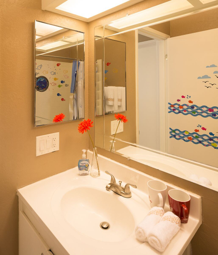 Bathroom 2, Sunny and Elegant Villa, Alameda