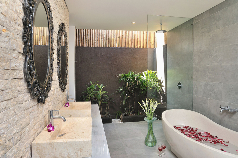 Bathroom 5, Villa Flores, Badung