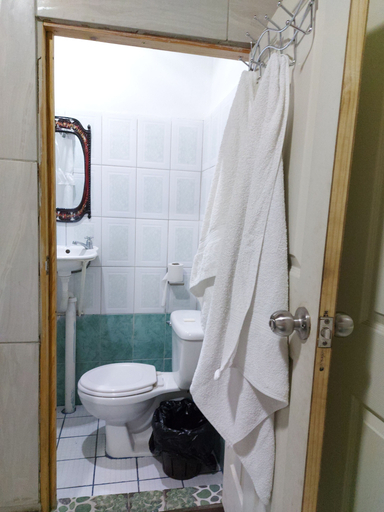 Bathroom 3, Casa SAER, Managua