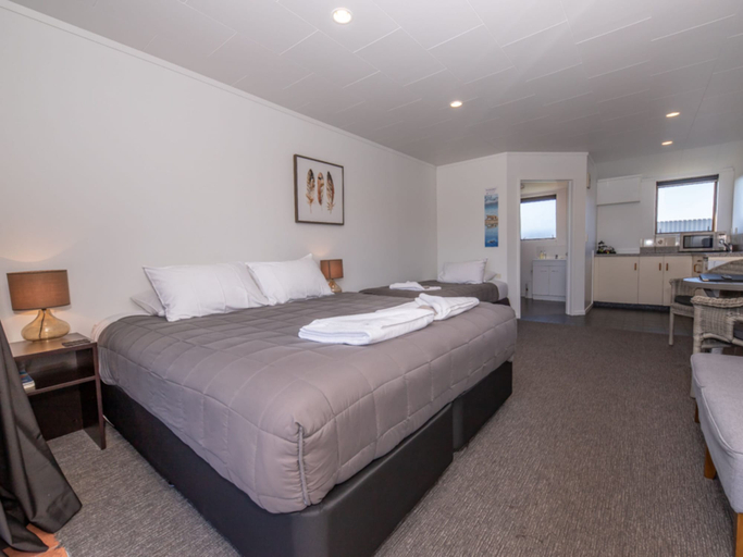Bedroom 3, Buller Bridge Motel, Buller