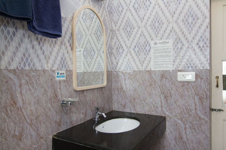 Bathroom 4, Resorte Marinha Dourada, North Goa