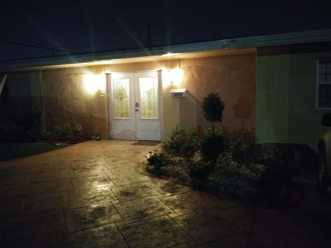 Exterior & Views, Bon Soleil, Broward