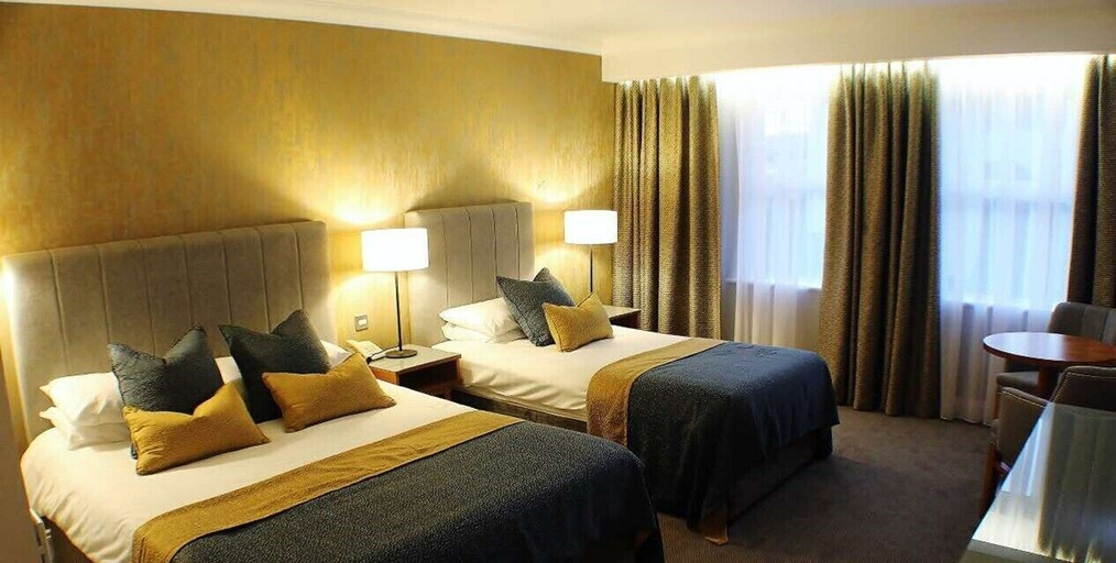 Bedroom 4, Downings Bay Hotel