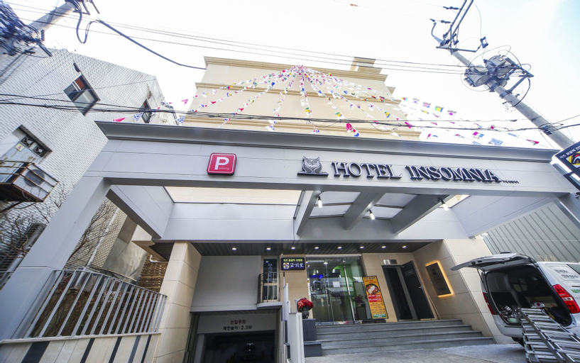 Exterior & Views 2, Hotel Insomnia, Buk