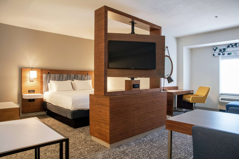 Bedroom 3, Hampton Inn & Suites Los Angeles/Sherman Oaks, Los Angeles