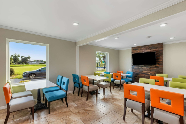 Food & Drinks 5, Days Inn by Wyndham Savannah Gateway I-95, Chatham