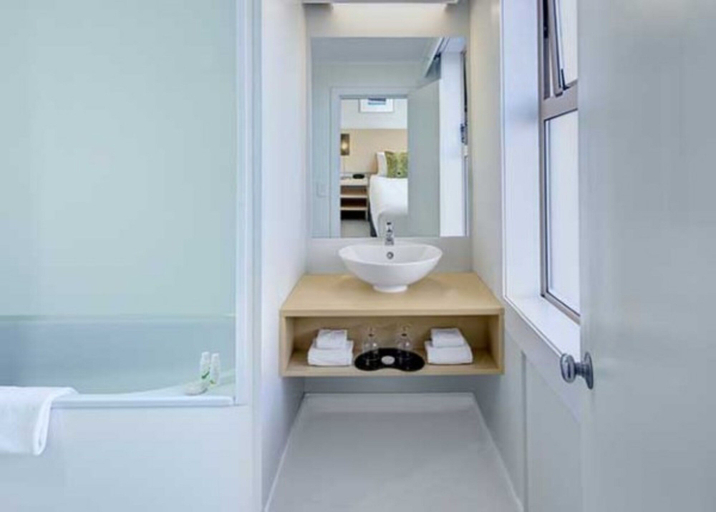 Bathroom 4, Willis Wellington Hotel, Wellington