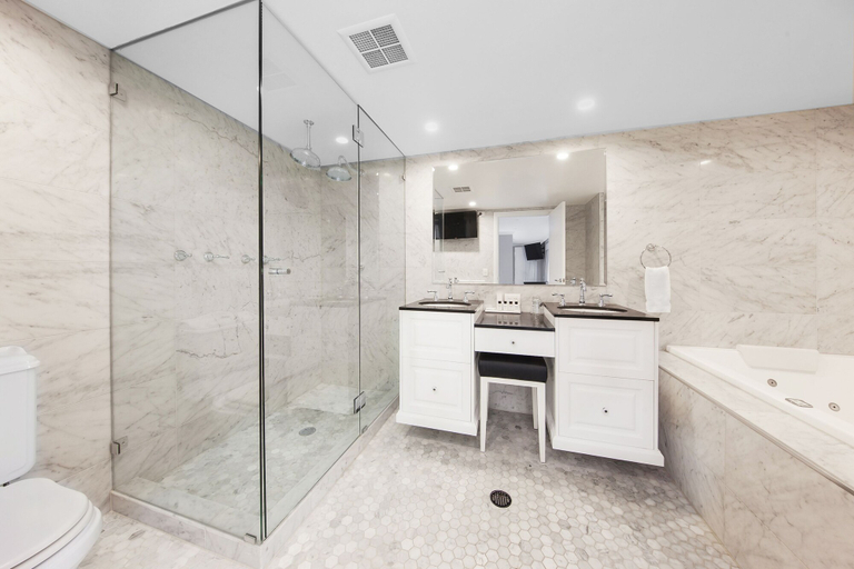 Bathroom 5, Canberra Rex Hotel & Serviced Apartments, Canberra