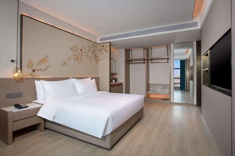 Bedroom 2, Ramada by Wyndham Huangshi Huangshigang, Huangshi