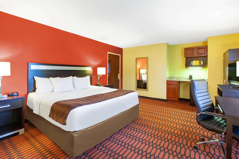 Bedroom 3, Baymont by Wyndham Harrisburg, Dauphin