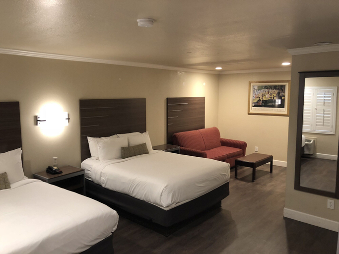 Bedroom 4, El Castell Motel, Monterey