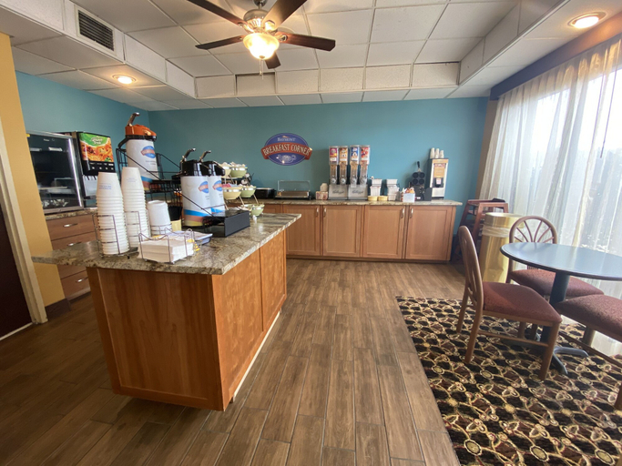 Food & Drinks, Baymont by Wyndham Fayetteville, Washington
