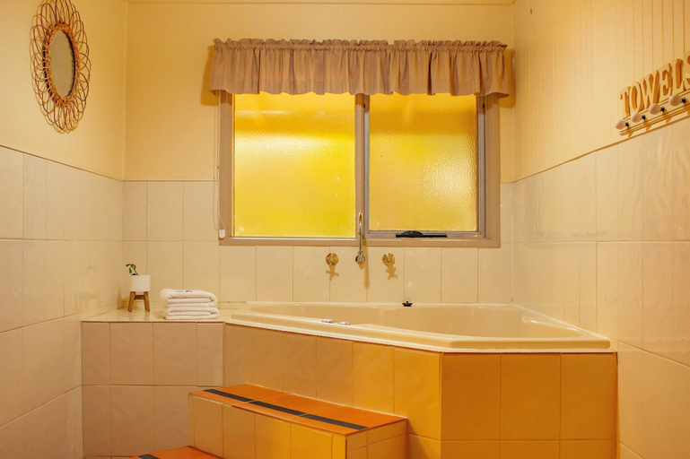 Bedroom 4, Kalimna Woods Cottages, E. Gippsland - Bairnsdale