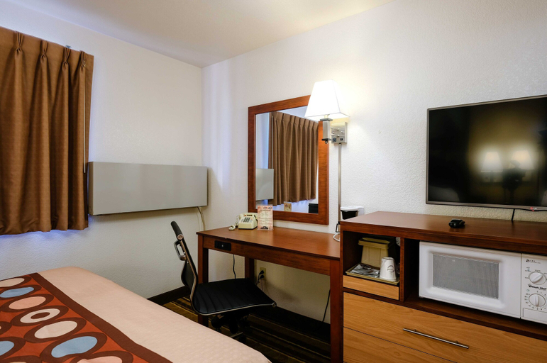 Bedroom 4, Super 8 by Wyndham Las Cruces/White Sands Area, Dona Ana