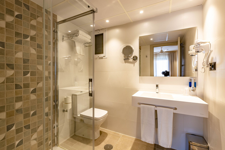 Bathroom 5, Hotel Zeus, Málaga