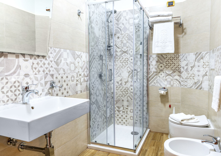 Bathroom, Hotel Belsito, Napoli