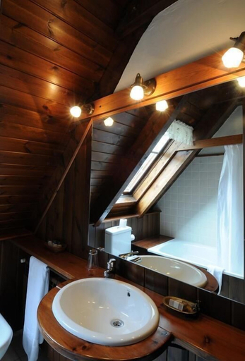 Bathroom, Garos Ostau, Lleida