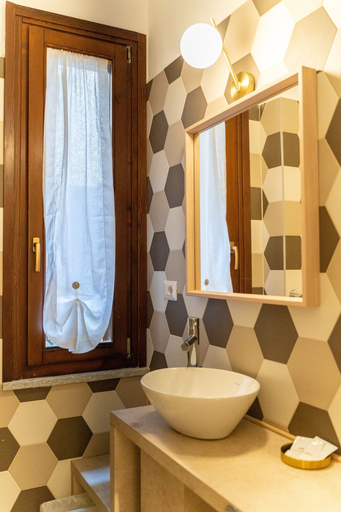 Bathroom 3, Mama House, Milano