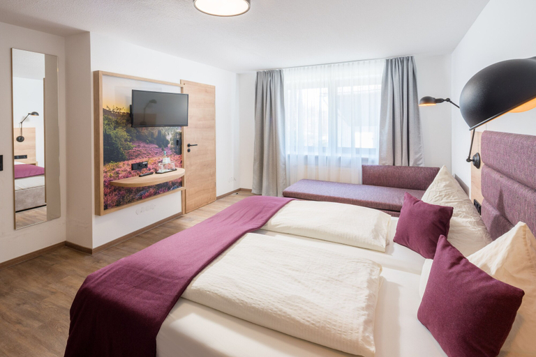 Bedroom 2, Heidehotel Bockelmann, Heidekreis