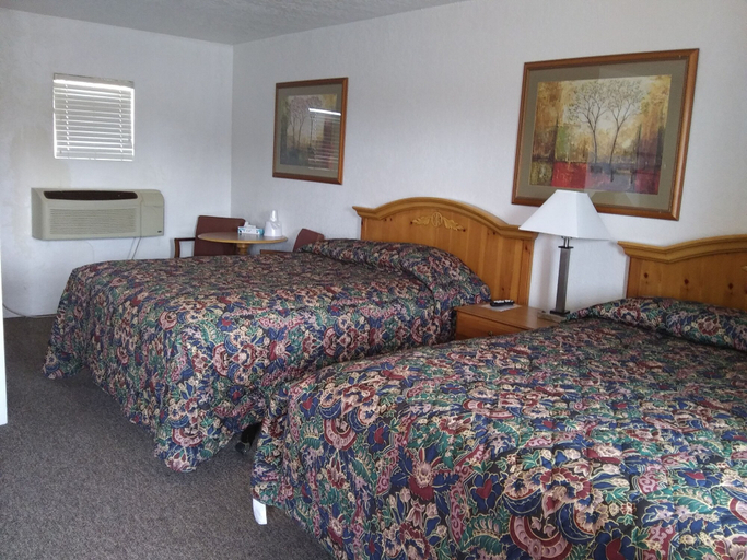 Bedroom 4, Circle S Lodge, Scotts Bluff