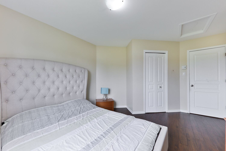 Bedroom 2, Rue Lemelin, Champlain