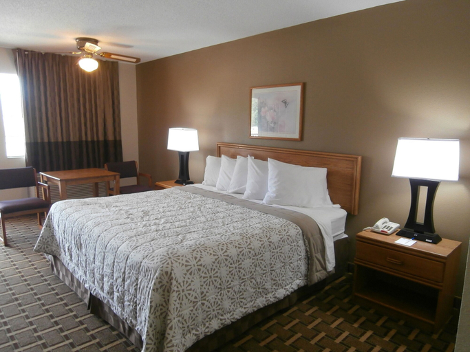 Bedroom 5, Americas Best Value Inn Blue Ridge, Fannin