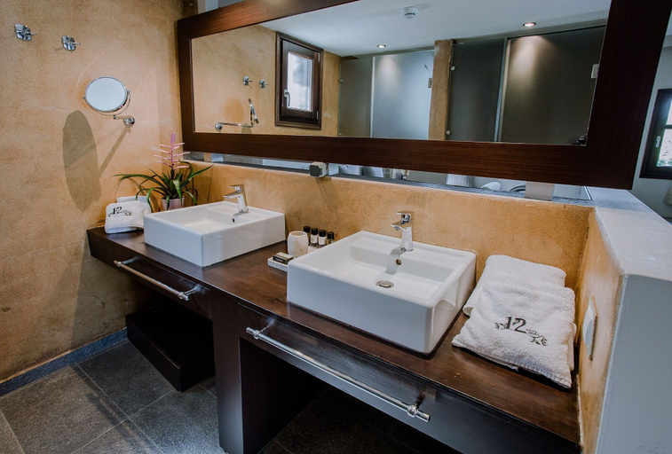 Bathroom 5, 12 Months Luxury Resort, Thessaly