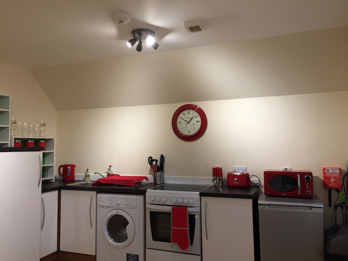 Others 5, 3 Varis Apartments, Moray