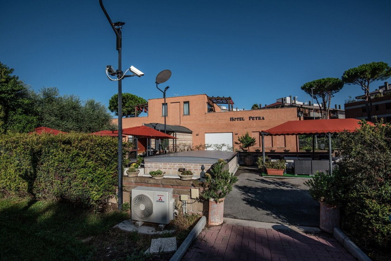 Exterior & Views 2, Hotel Petra, Roma