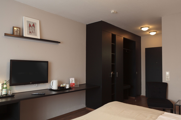 Bedroom 2, TRYP by Wyndham Bremen Airport, Bremen