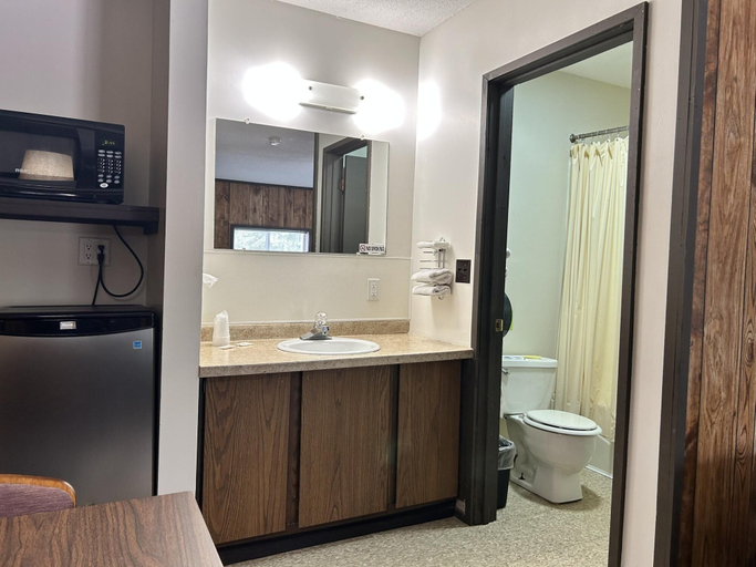 Bathroom, Beyonder Marine at Sterett Creek, Benton