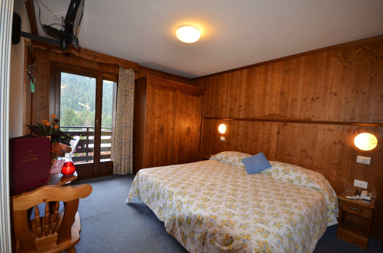 Bedroom 4, Hotel Cime d'Oro, Trento