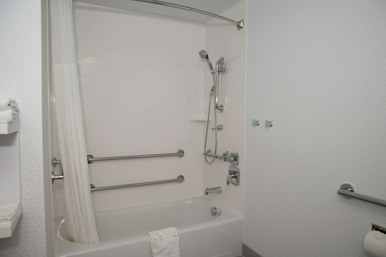 Bathroom 4, Hampton Inn & Suites Los Angeles/Sherman Oaks, Los Angeles