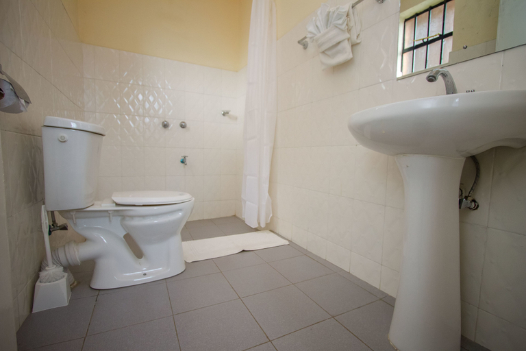 Bathroom 4, Dove Nest Lodge, Naivasha