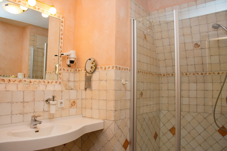Bathroom 4, Hotel Casa Rustica, Ortenaukreis