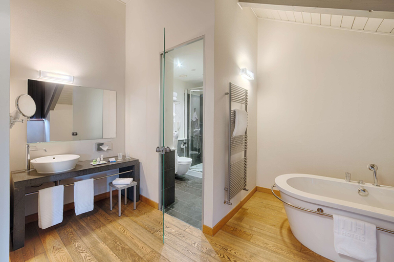 Bathroom 4, NH Collection Torino Santo Stefano, Torino