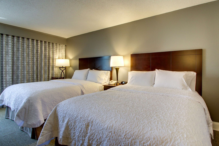 Bedroom 4, Hampton Inn Rolla, Phelps