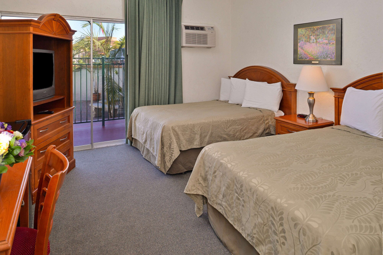 Bedroom 4, Americas Best Value Inn Loma Lodge, San Diego