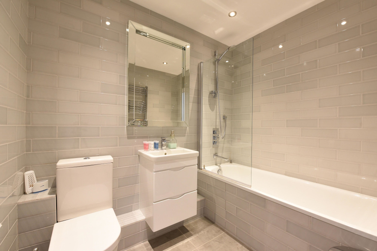 Bathroom 3, The Glasshouse Apartments, London