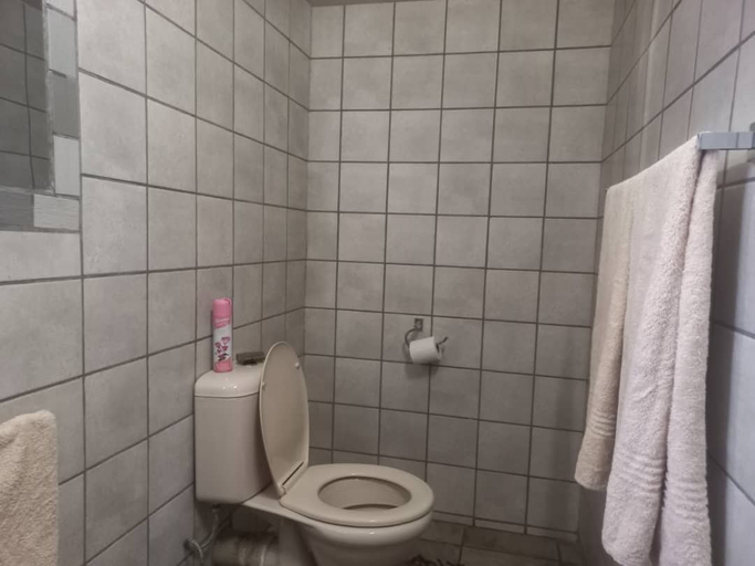 Bathroom 3, Dithapi Cottages, Ngamiland West