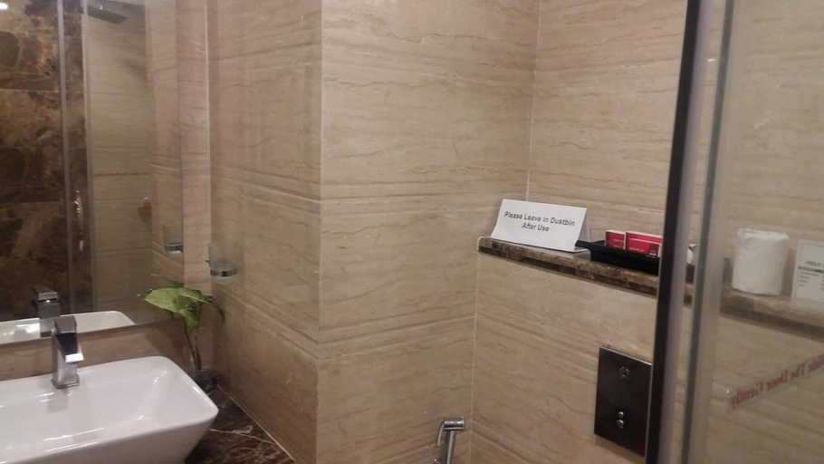 Bathroom 3, Pai Vista, Mysore