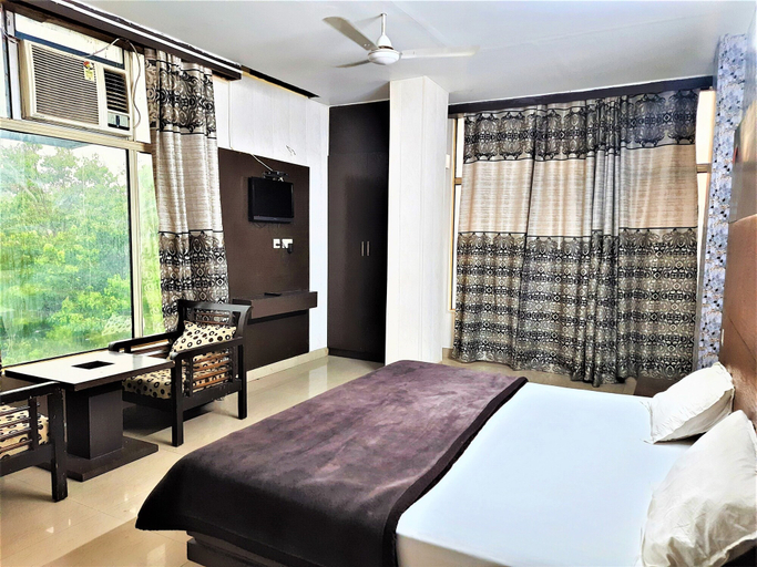 Bedroom 3, Hotel Sunshine Park, Gautam Buddha Nagar