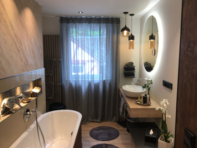 Bathroom 4, Moselapart, Cochem-Zell