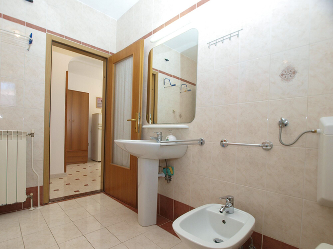 Bathroom 3, Apartment 1965, Pula