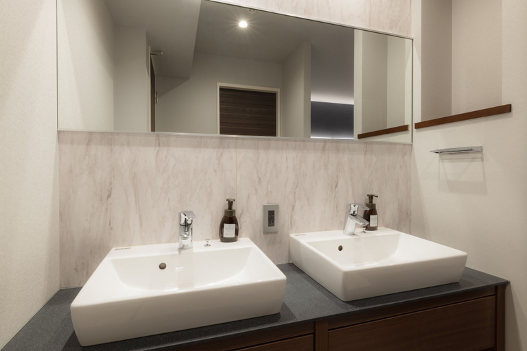 Bathroom 4, GRAND BASE Hakata Premium, Fukuoka