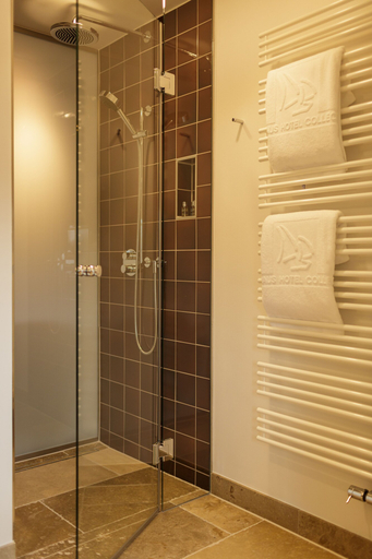 Bathroom 5, Hotel Aarnhoog, Nordfriesland